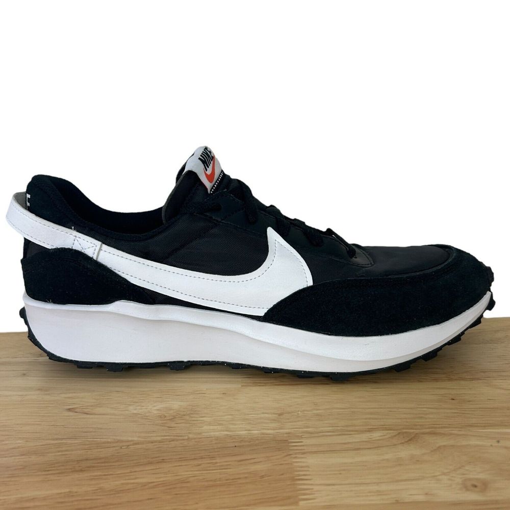 NEW Nike Waffle Debut Women's 9- Men's 7.5 Black White Sneaker